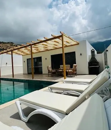 Kovuk Villalari-villa Selen Private Pool And Jacuzzi