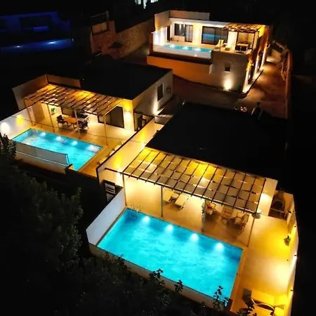 Kovuk Villalari-villa Selen Private Pool And Jacuzzi Villa *
