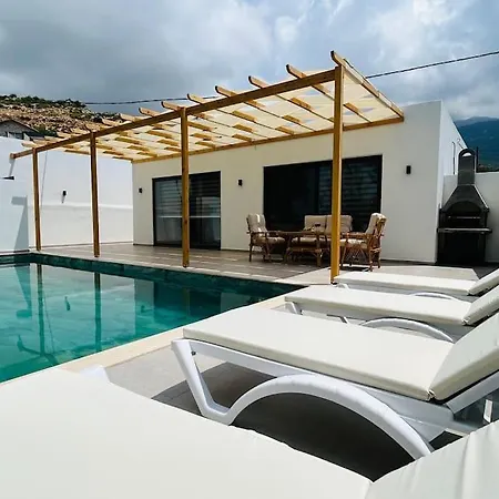 Kovuk Villalari-villa Selen Private Pool And Jacuzzi Villa Kas